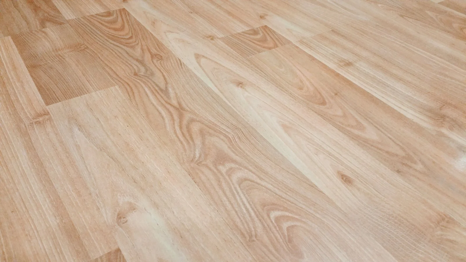Laminate Floor Scratches: How to Fix Them in a Rental