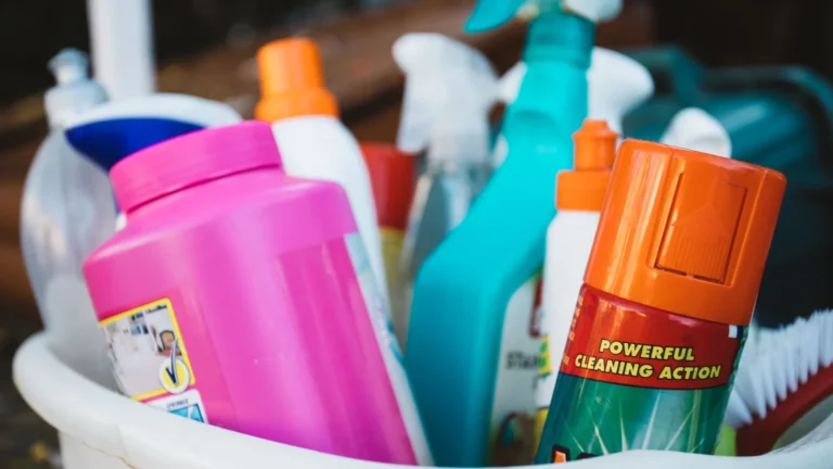 How to Deep Clean an Apartment Before Move-Out (Room by Room)