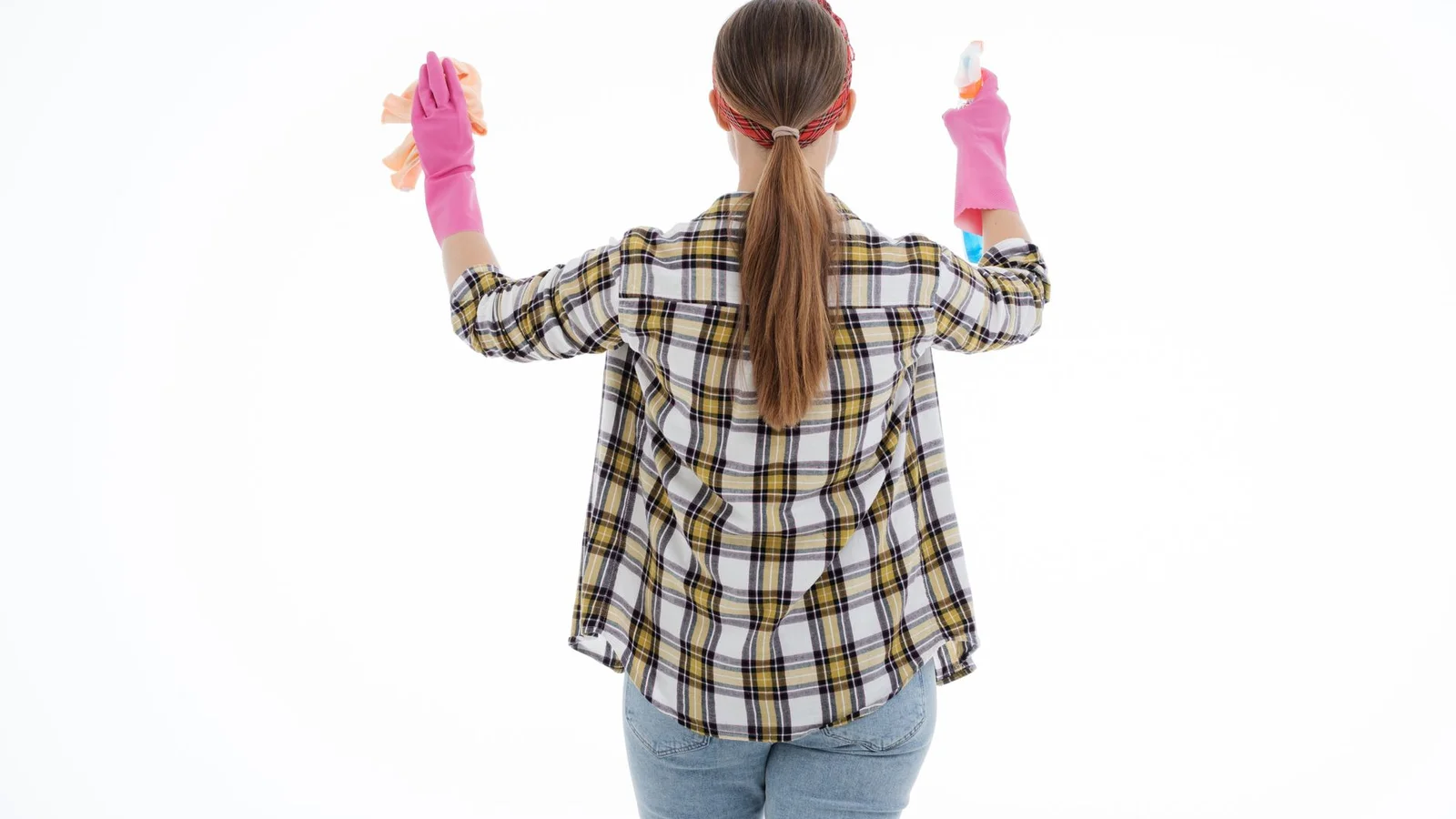 Best Products to Clean Baseboards Before Move-Out