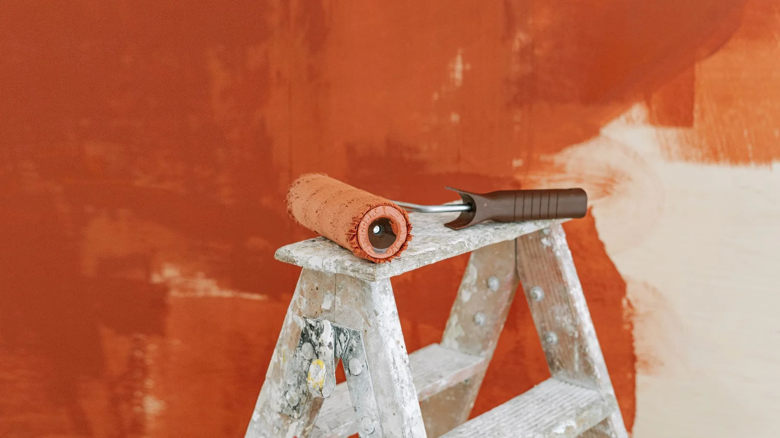 How Long Does Spackle Take to Dry? (And When to Paint Over It)