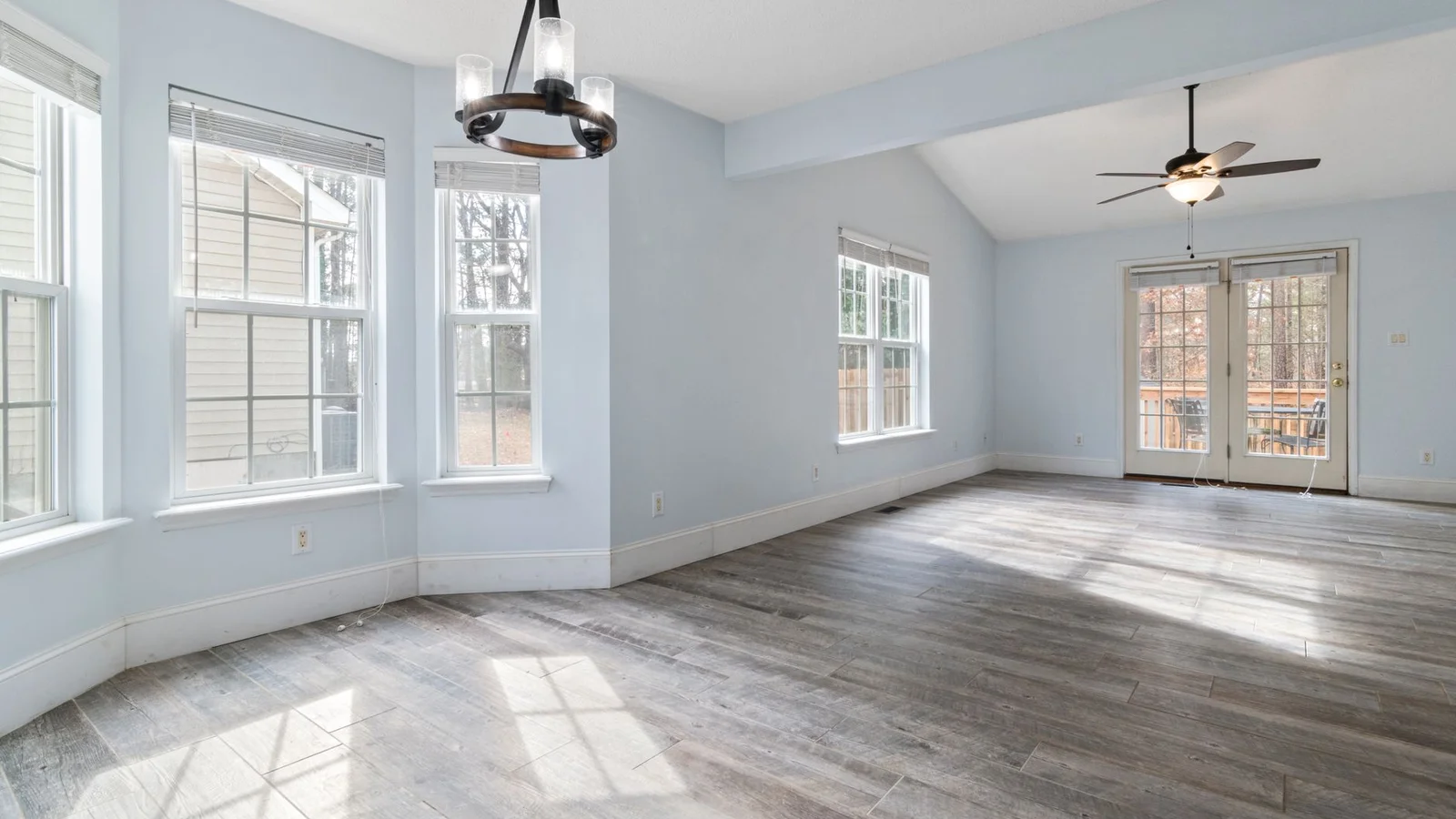 How to Hide or Repair a Carpet Snag in an Apartment