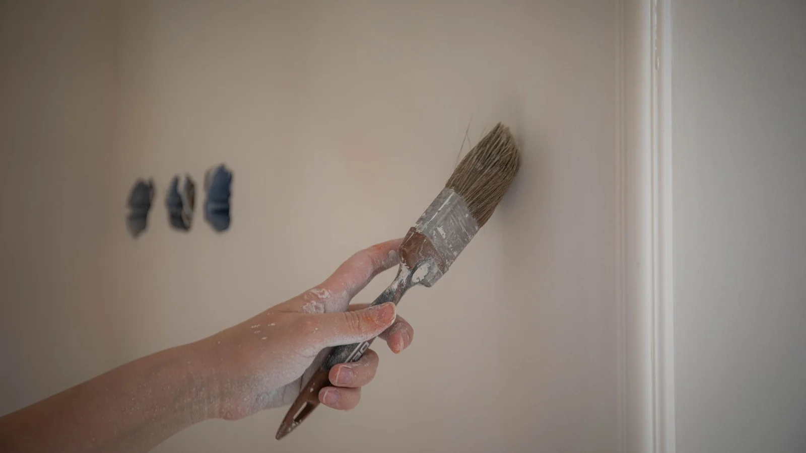 How to Touch Up Wall Paint Without It Looking Patchy